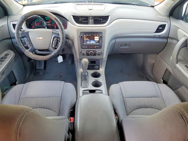 2013 CHEVROLET TRAVERSE LS