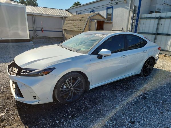 2025 TOYOTA CAMRY