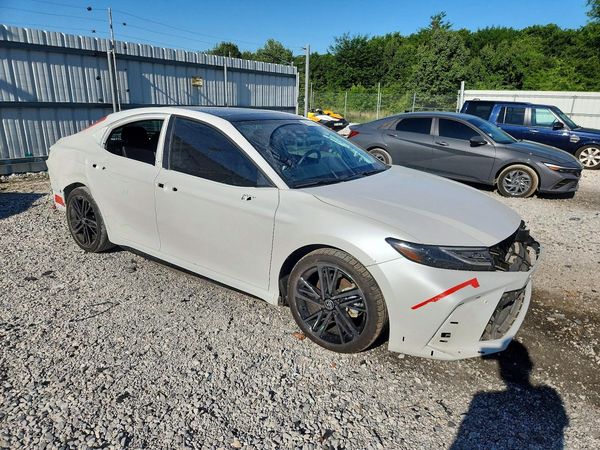 2025 TOYOTA CAMRY