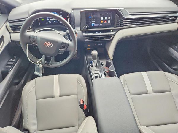 2025 TOYOTA CAMRY