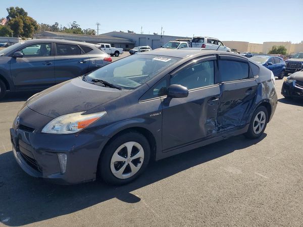 2015 TOYOTA PRIUS