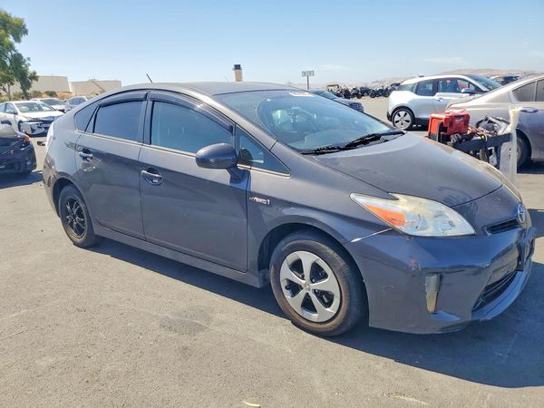 2015 TOYOTA PRIUS