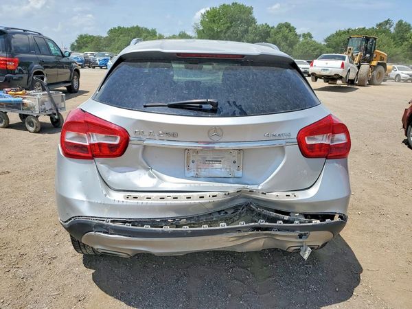 2017 MERCEDES-BENZ GLA GLA250-4M
