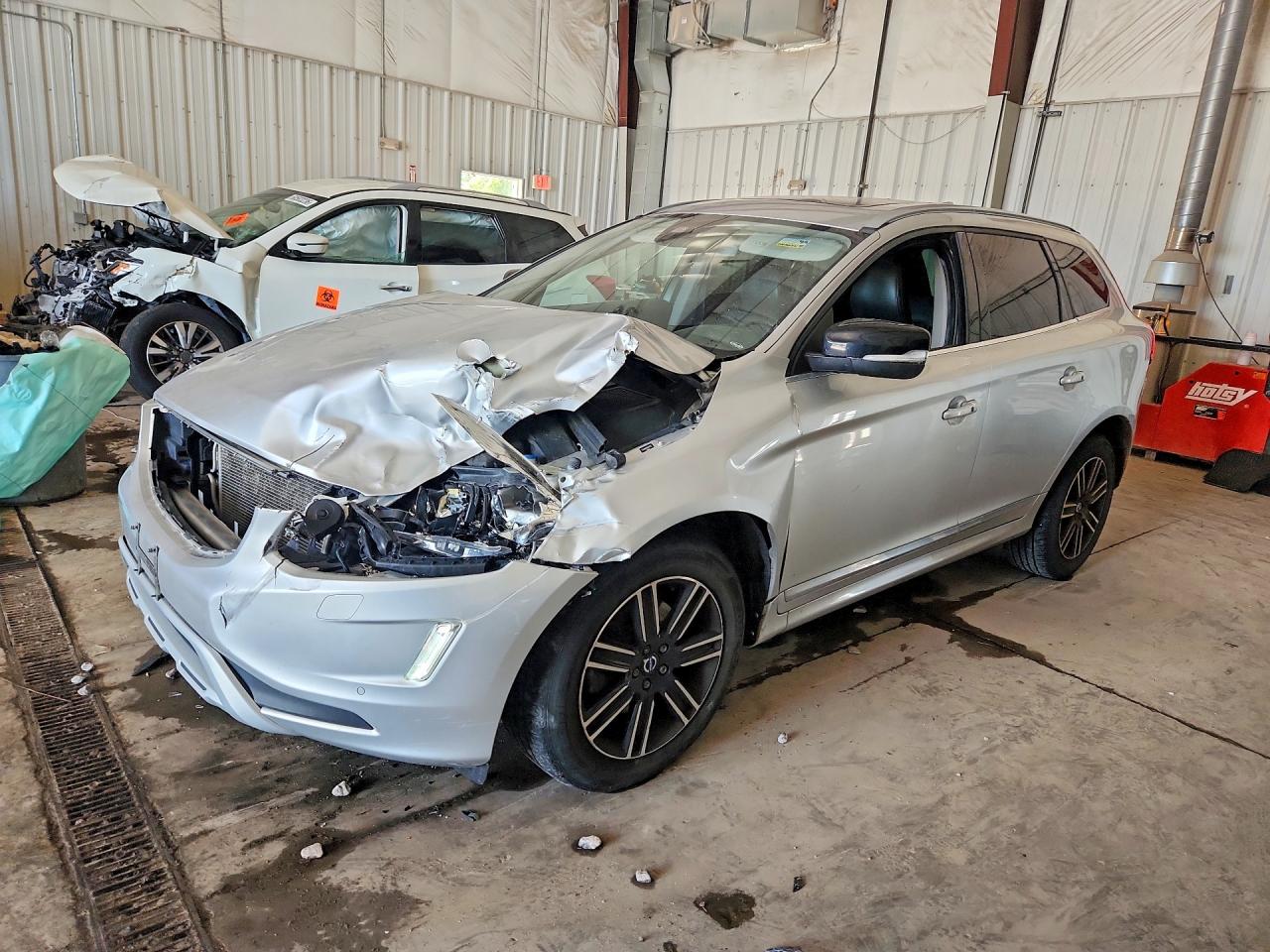 2017 VOLVO XC60 Dynamic