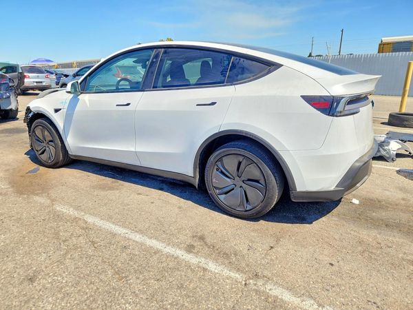 2026 TESLA MODEL Y