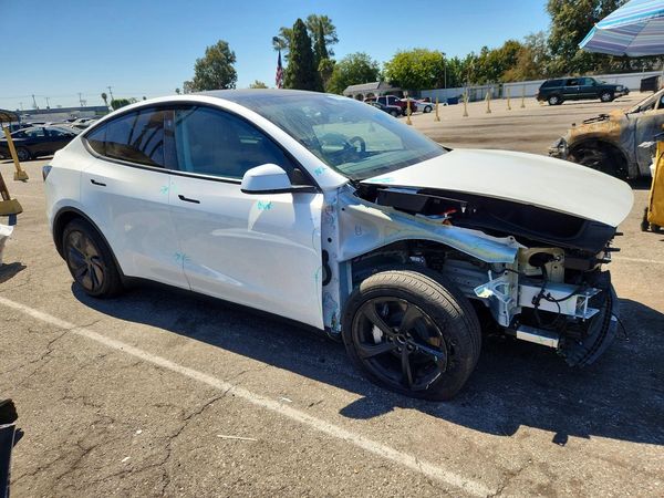 2026 TESLA MODEL Y