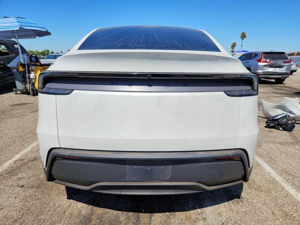 2026 TESLA MODEL Y