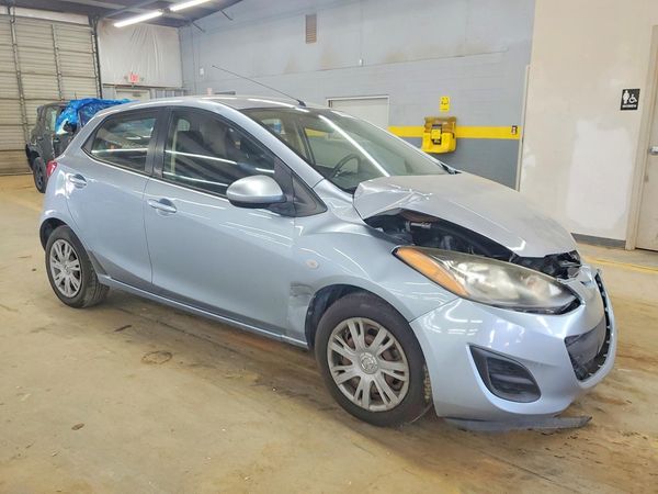 2013 MAZDA MAZDA2