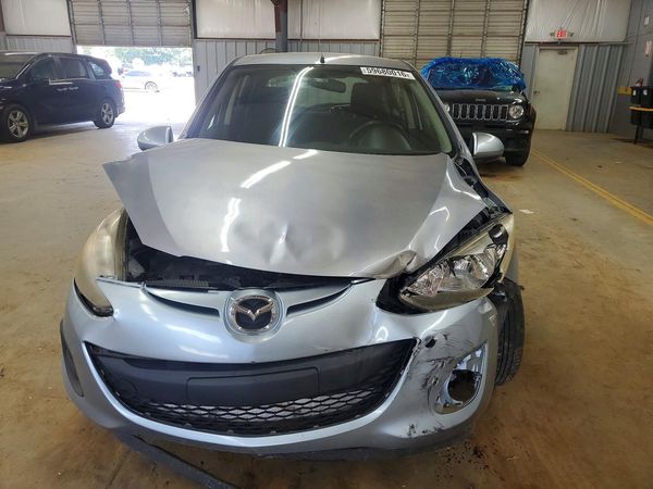 2013 MAZDA MAZDA2