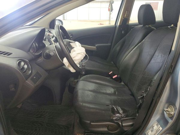 2013 MAZDA MAZDA2
