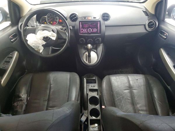 2013 MAZDA MAZDA2