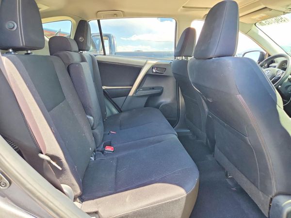 2015 TOYOTA RAV4 XLE (M Grade)