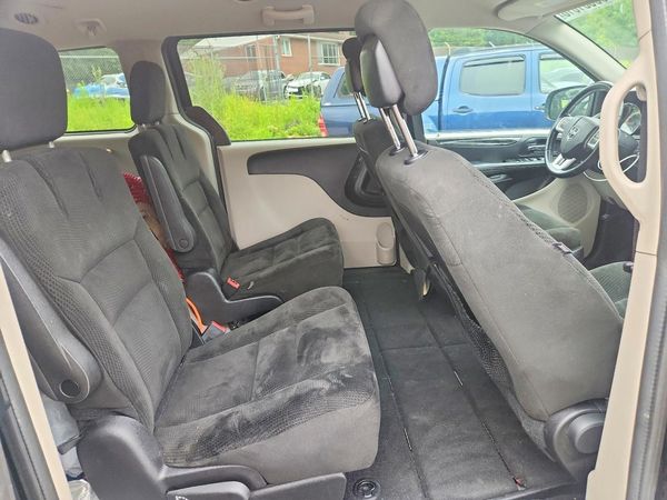 2016 DODGE GRAND CARAVAN SE