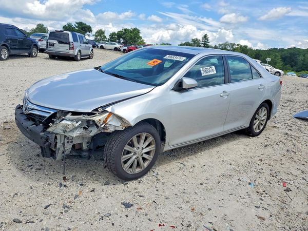 2014 TOYOTA CAMRY