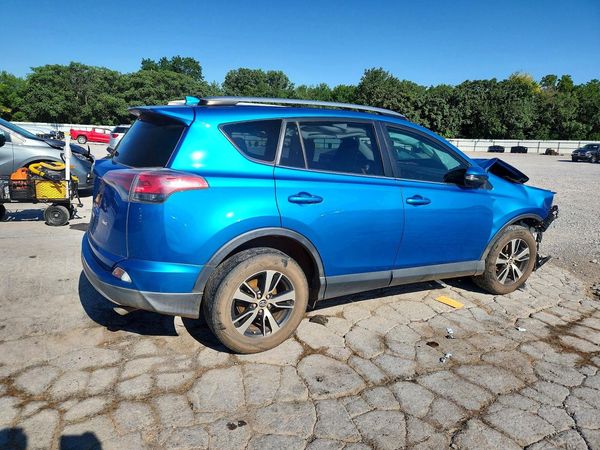 2017 TOYOTA RAV4 XLE