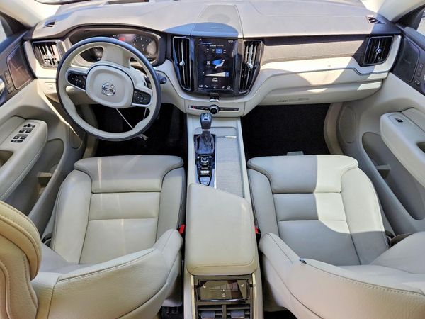 2020 VOLVO XC60 Inscription
