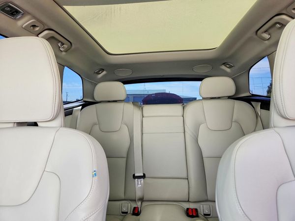 2020 VOLVO XC60 Inscription