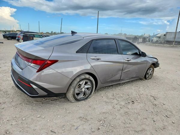 2024 HYUNDAI ELANTRA
