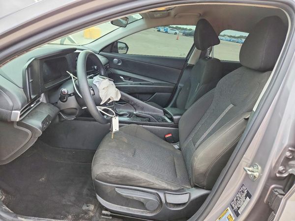 2024 HYUNDAI ELANTRA