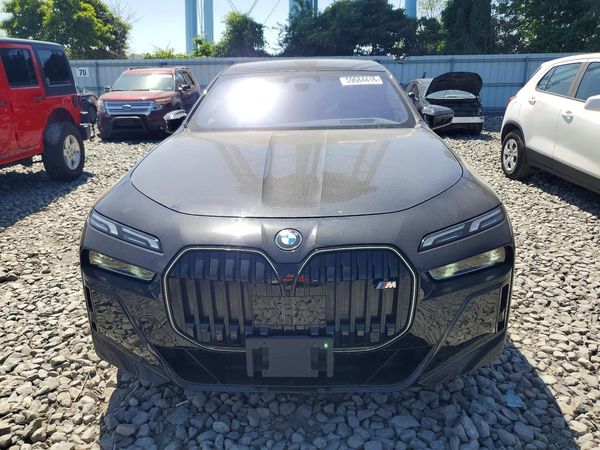 2025 BMW I7