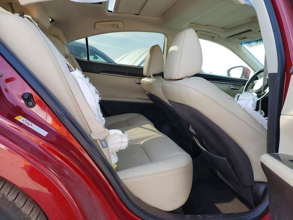 2018 LEXUS ES