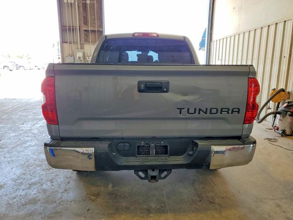 2018 TOYOTA TUNDRA SR5