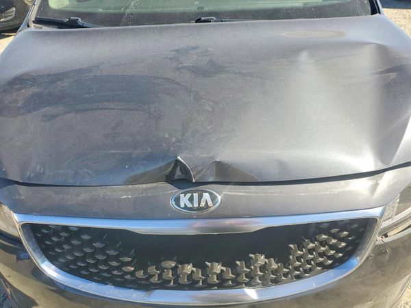 2016 KIA SEDONA LX - Middle-low