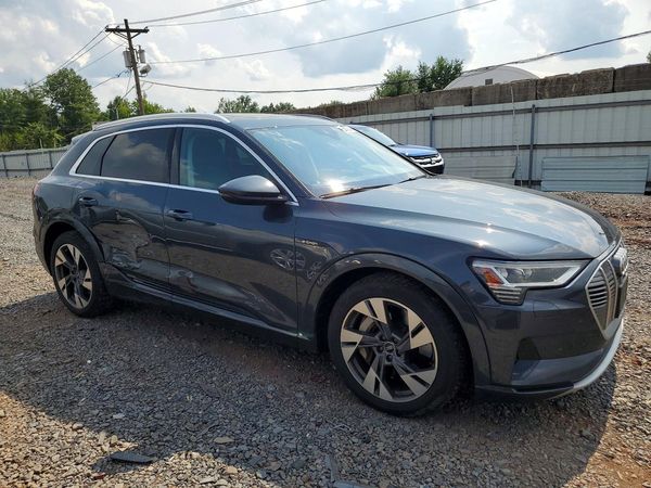 2021 AUDI E-TRON quattro Premium