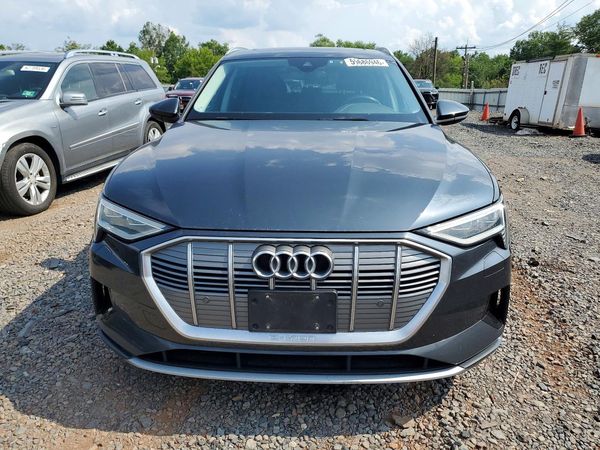 2021 AUDI E-TRON quattro Premium