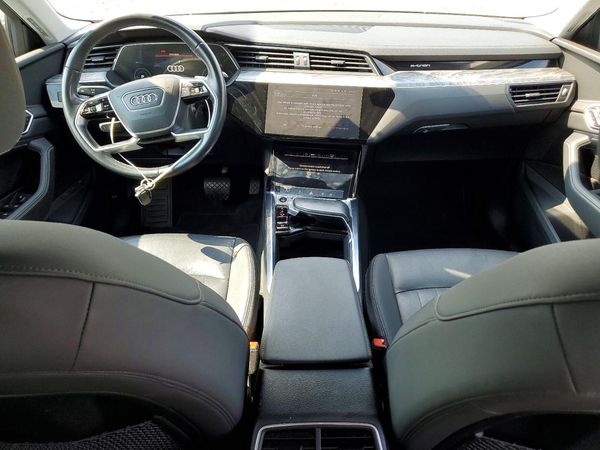2021 AUDI E-TRON quattro Premium