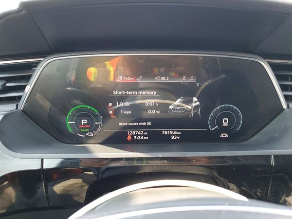 2021 AUDI E-TRON quattro Premium