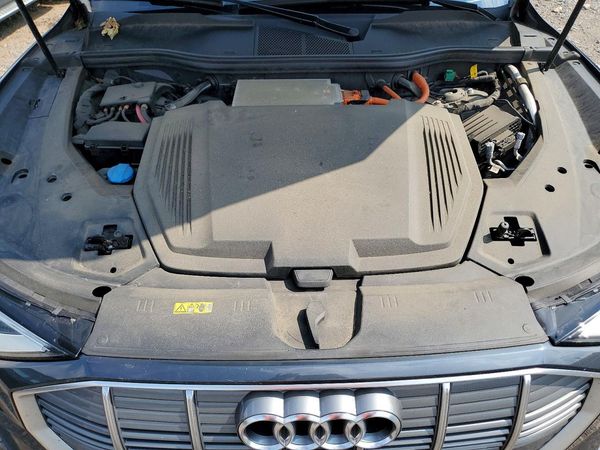 2021 AUDI E-TRON quattro Premium