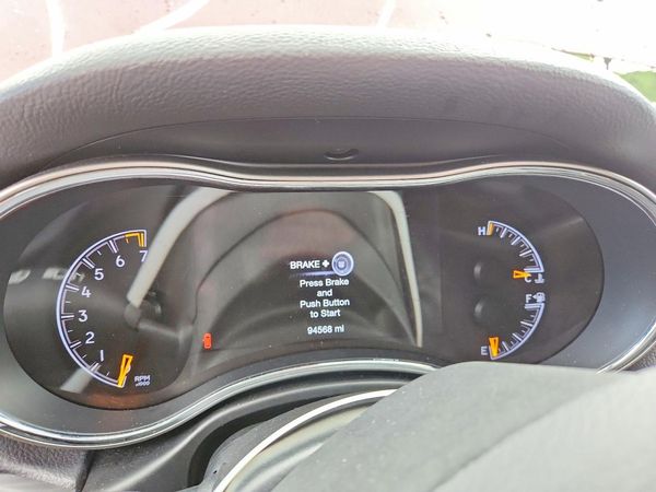 2019 JEEP GRAND CHEROKEE LAREDO 4X2