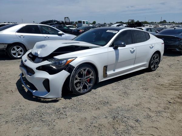 2019 KIA STINGER GT1
