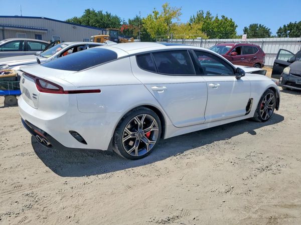 2019 KIA STINGER GT1