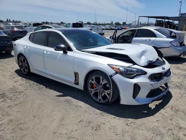 2019 KIA STINGER GT1