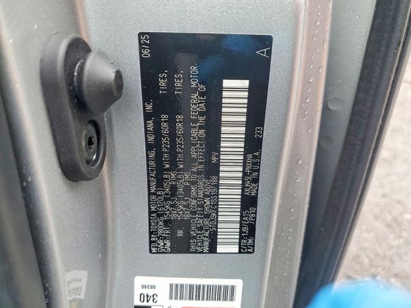 2025 TOYOTA SIENNA XLE