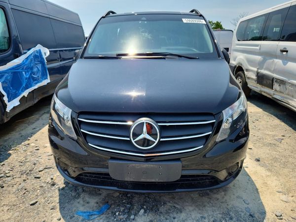 2023 MERCEDES-BENZ METRIS