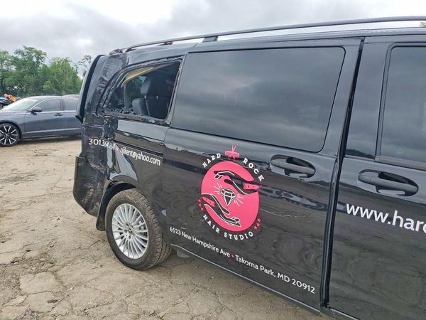 2023 MERCEDES-BENZ METRIS