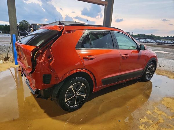 2023 KIA NIRO EX