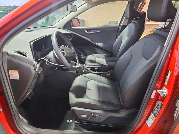 2023 KIA NIRO EX