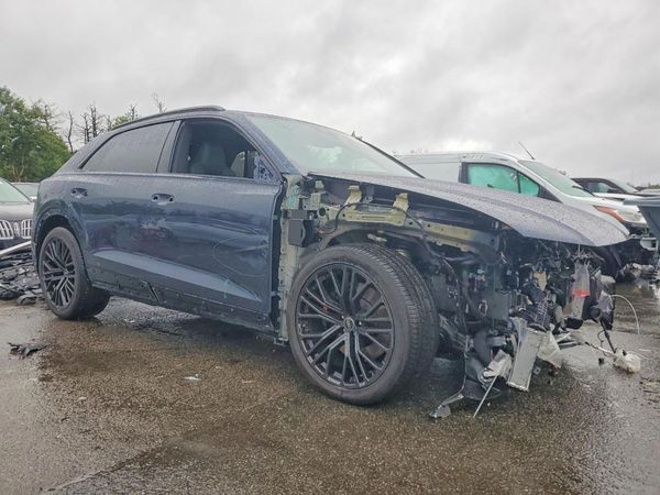 2025 AUDI SQ8