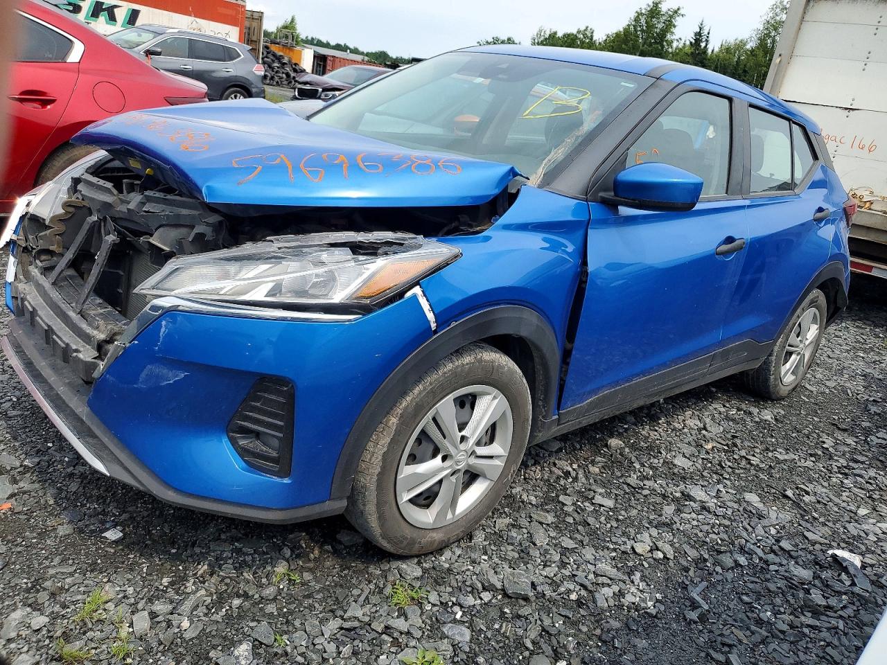 2024 NISSAN KICKS