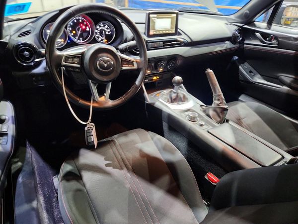 2017 MAZDA MX-5 MIATA Club