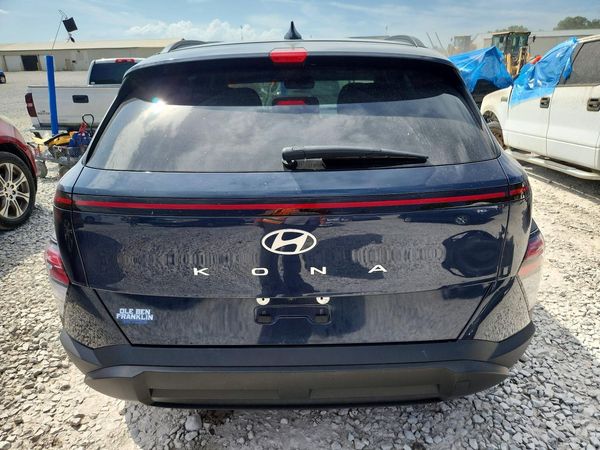 2024 HYUNDAI KONA SE