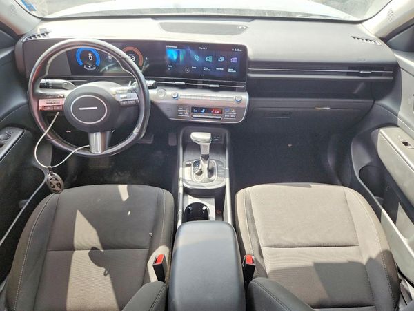 2024 HYUNDAI KONA SE