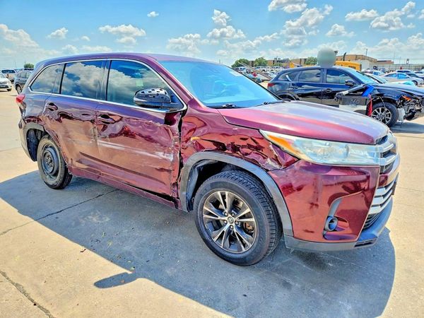 2018 TOYOTA HIGHLANDER LE/LE Plus