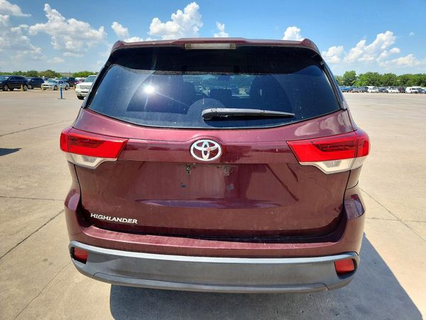 2018 TOYOTA HIGHLANDER LE/LE Plus