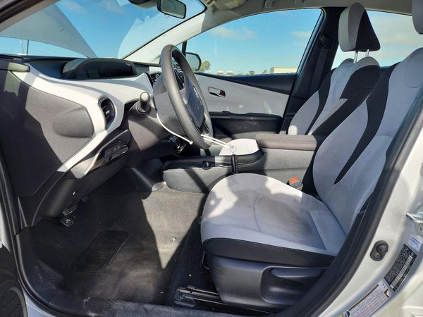 2022 TOYOTA PRIUS