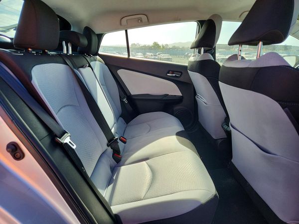 2022 TOYOTA PRIUS
